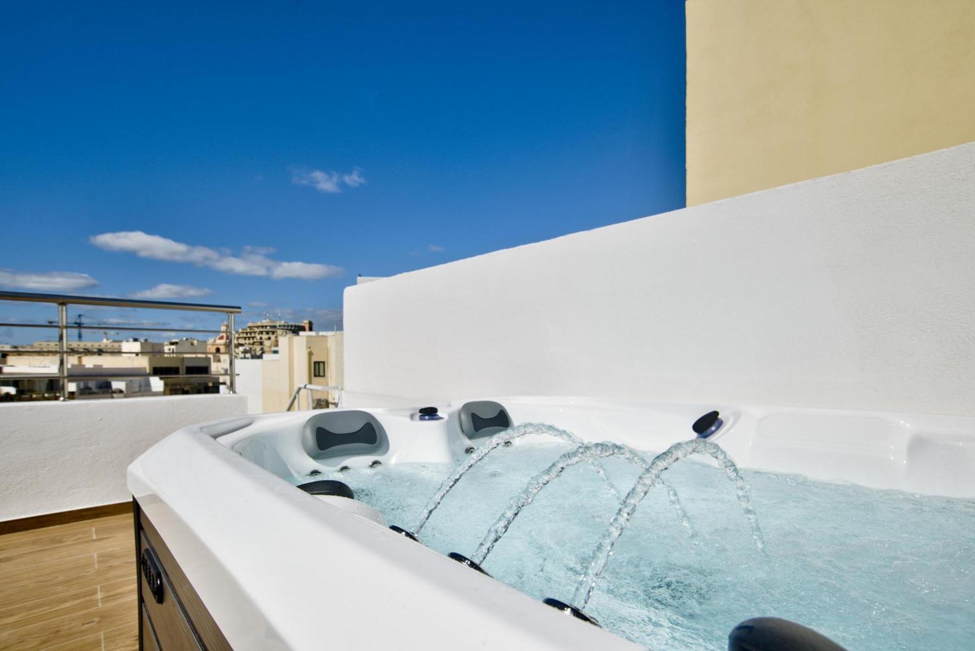 Sliema 2-Bedroom Central Apartments And Penthouse With Jacuzzi Ngoại thất bức ảnh
